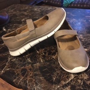 Super comfy sandals!!